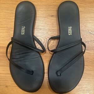 TKEES Black Sarit Sandal